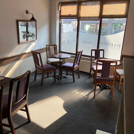 Barley Mow Hotel Понтефракт Екстер'єр фото