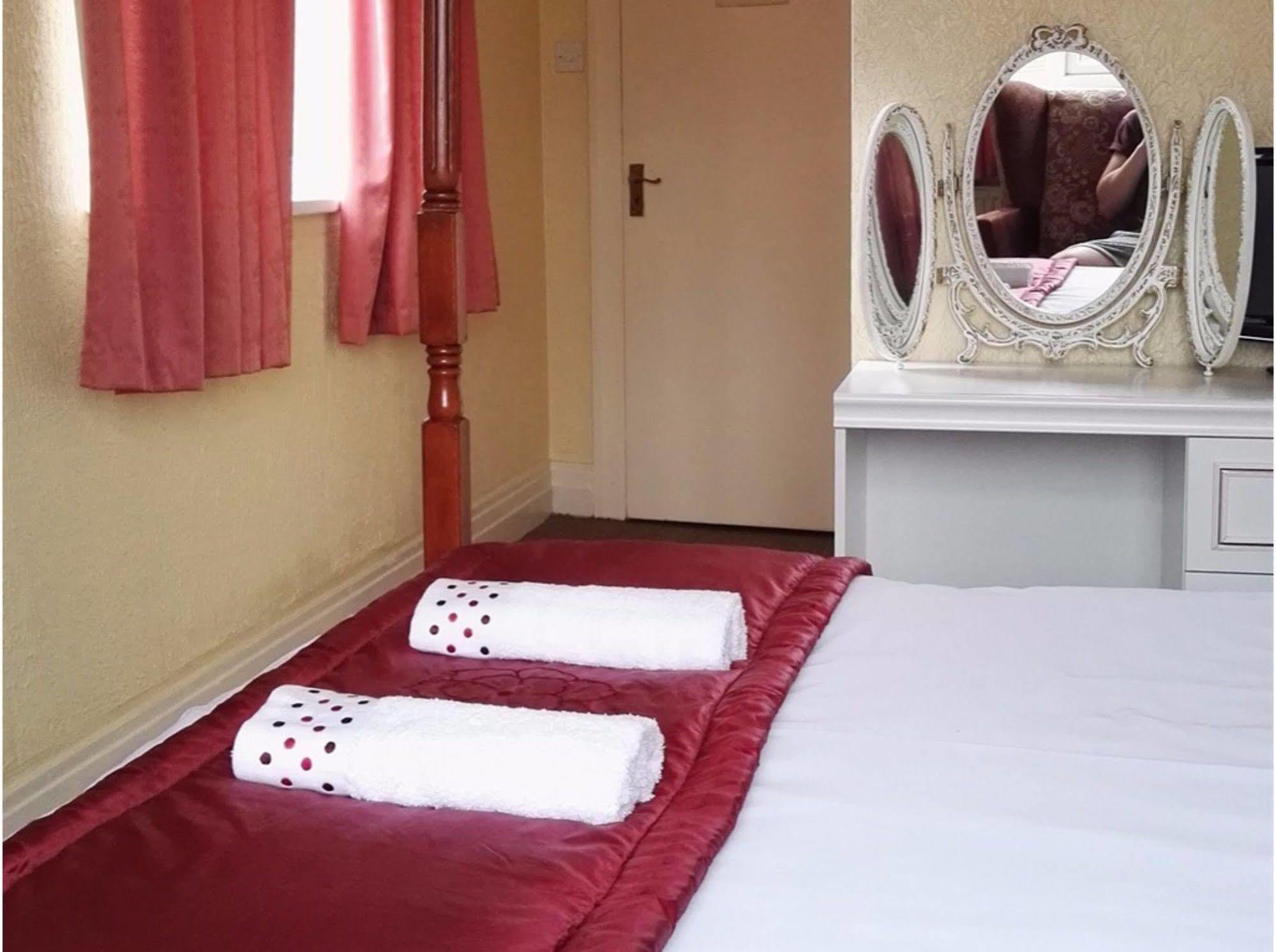 Barley Mow Hotel Понтефракт Екстер'єр фото